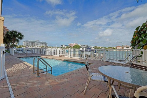 404 Bay Harbor - image 23