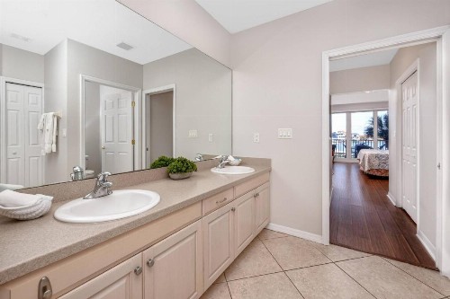 200 Harborview Grande - image 32