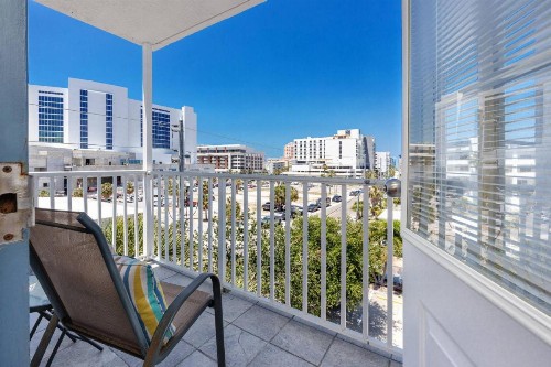406 Dockside - image 16