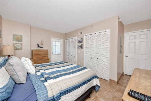 406 Dockside - image 1