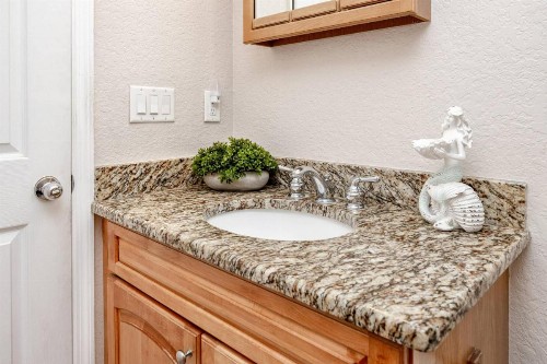 406 Dockside - image 20