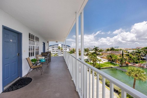 406 Dockside - image 4