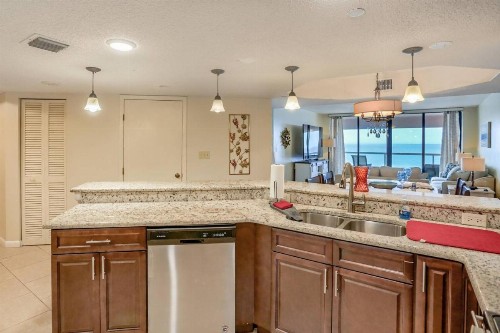 12B Crescent Beach Club - image 20