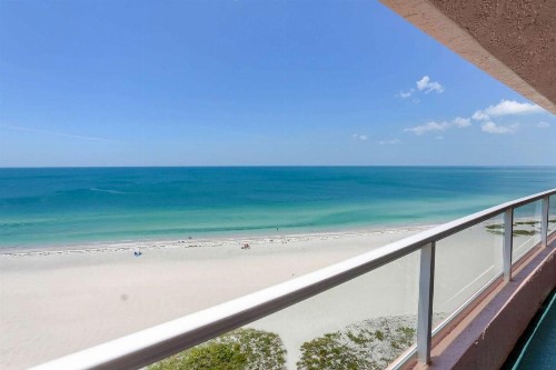 12B Crescent Beach Club - image 31
