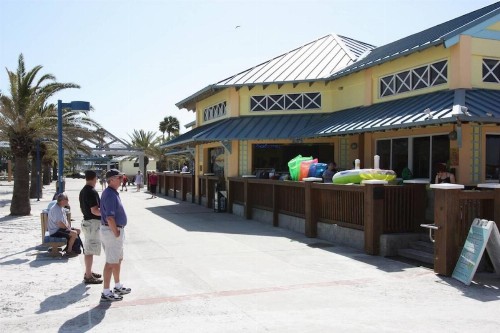 12B Crescent Beach Club - image 5