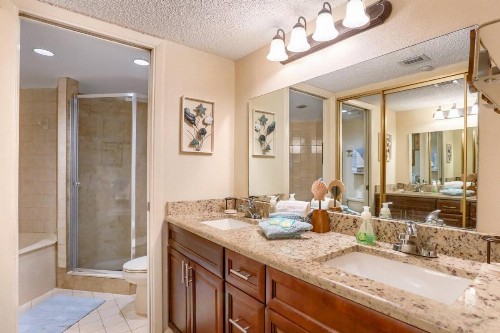 12B Crescent Beach Club - image 7