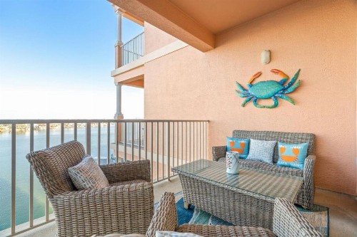 506 Harborview Grande