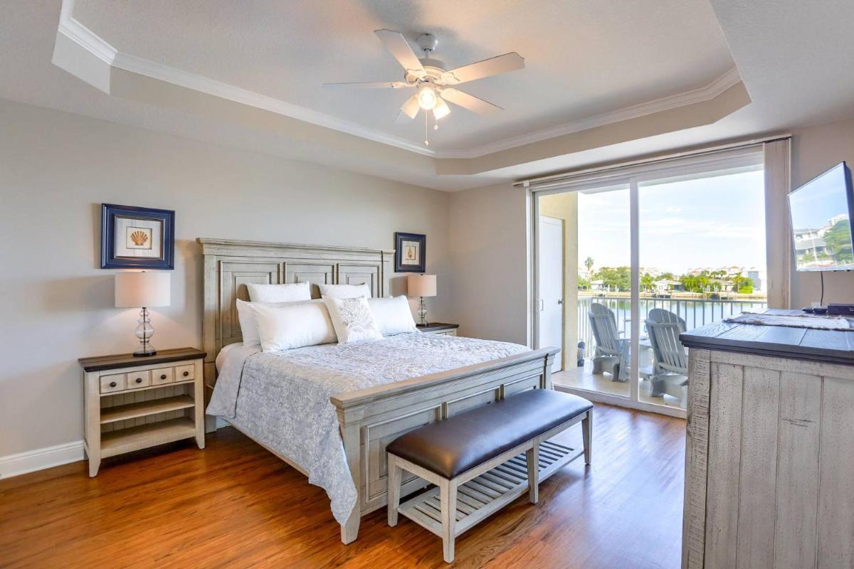204 Bay Harbor - image 5