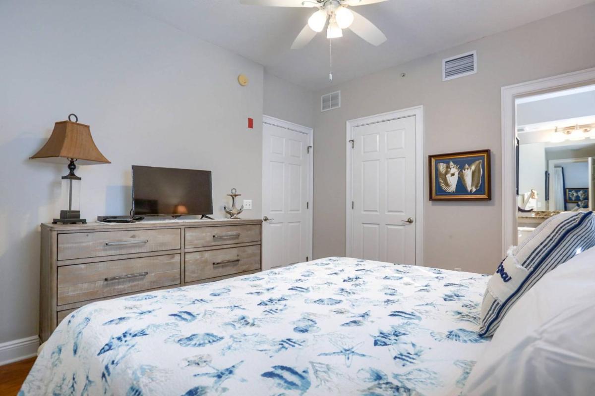204 Bay Harbor - image 7