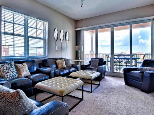 Harborview Grande 700 Waterfront Condo - image 5