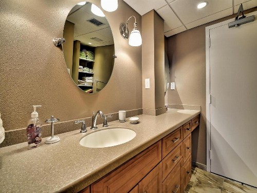 440 West Condos 908N - image 4