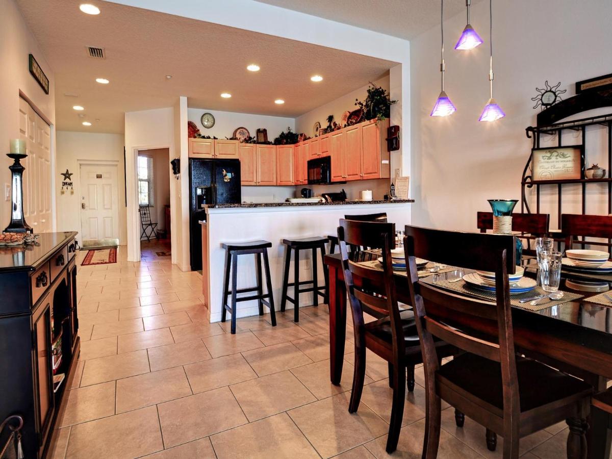 Harborview Grande 202 - main image
