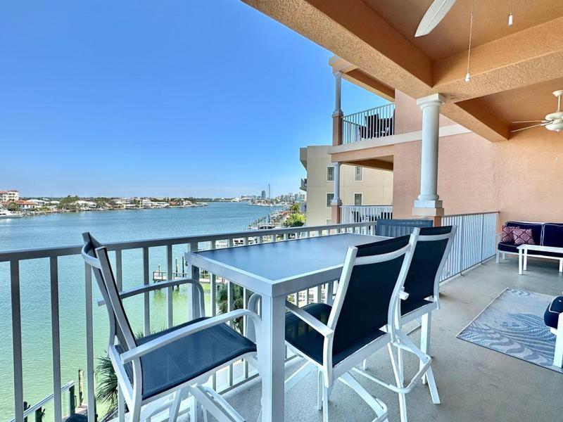 Harborview Grande 406 - main image
