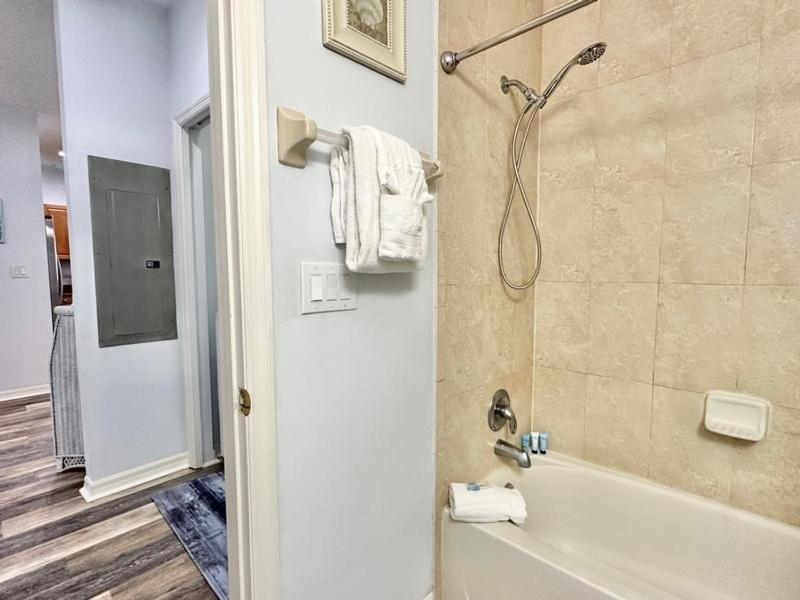 Harborview Grande 406 - image 4