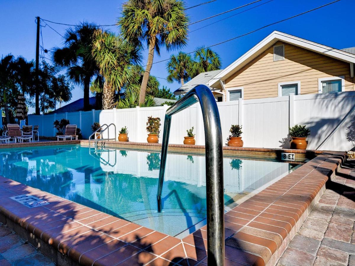 Surfside Condos 204 - image 6