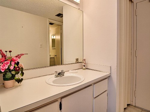 440 West Condo 1604N - image 8