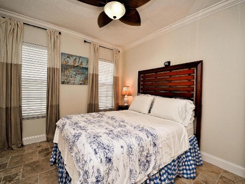 Island Flat 103 - image 11