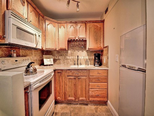 Island Flat 103 - image 12
