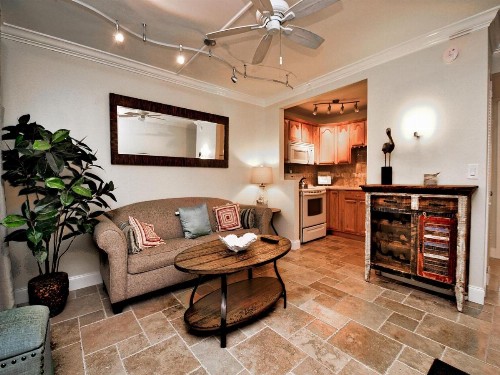 Island Flat 103 - image 15