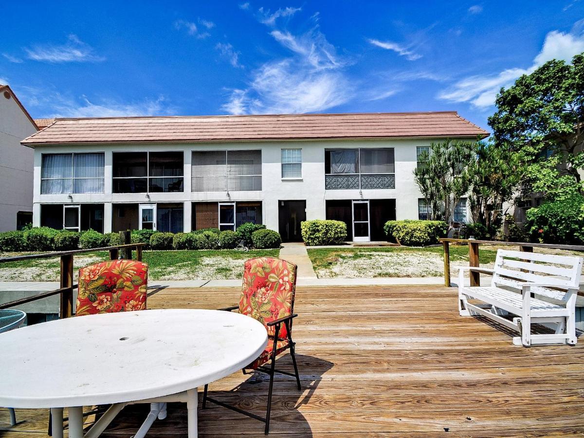 Island Flat 103 - image 2