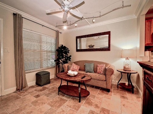 Island Flat 103 - image 4