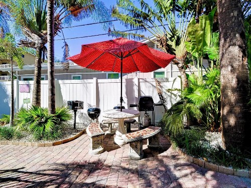 Palm Place 1 - Sabal Palm Beach getaway 624 - image 1