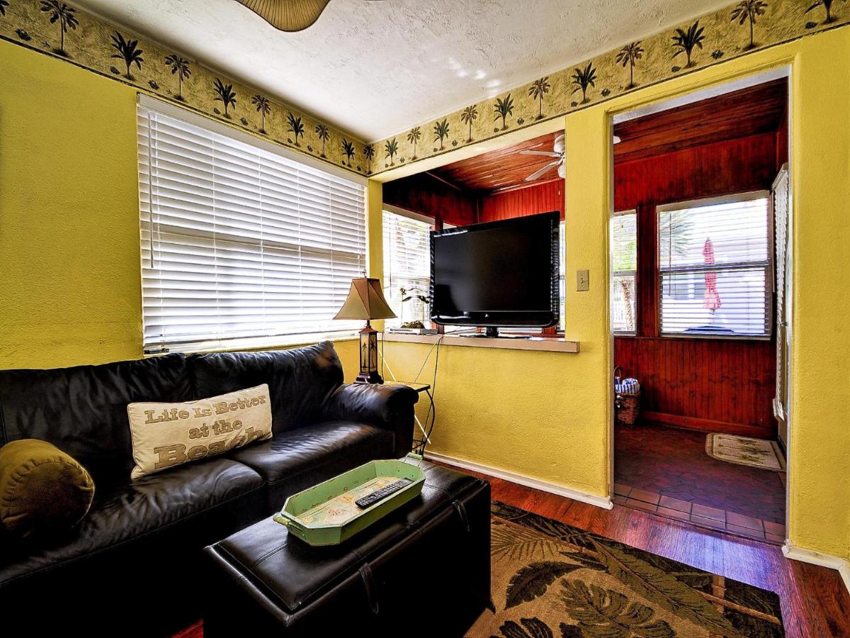 Palm Place 1 - Sabal Palm Beach getaway 624 - image 2