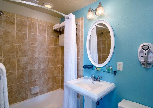 Palm Pavilion Inn - image 20
