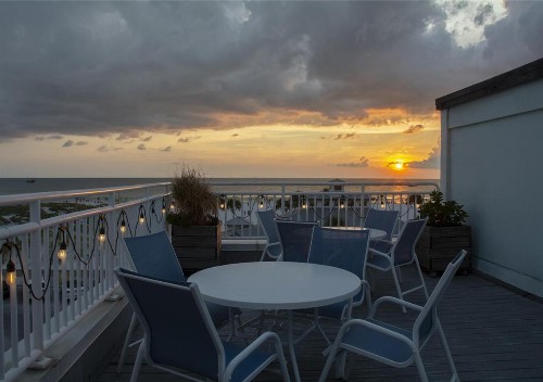 Palm Pavilion Inn - image 22
