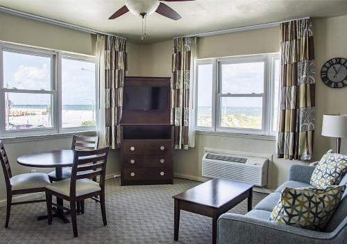 Palm Pavilion Inn - image 24