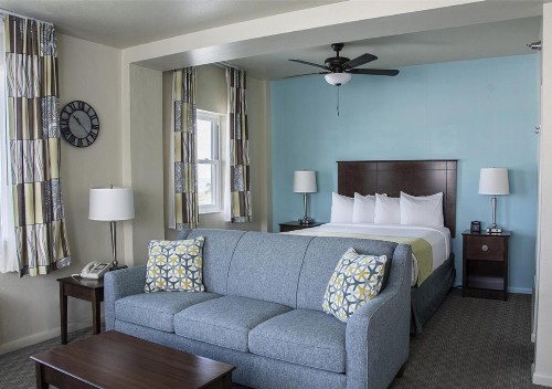 Palm Pavilion Inn - image 25
