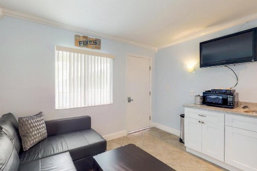 Pelican Pointe - image 6
