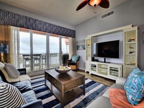 Harborview Grande 800 Luxury 8th Floor Condo with Stunning Harbor Views 23067 - image 4