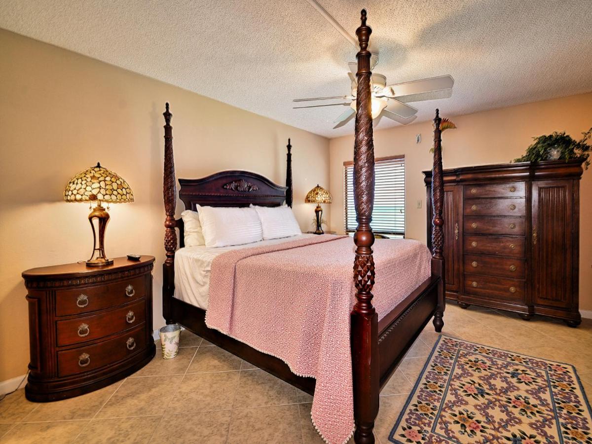 440 West 607N 6th Floor 440 West Condo with Stunning Water View. 23148 - image 2