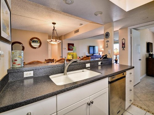 440 West 607N 6th Floor 440 West Condo with Stunning Water View. 23148 - image 29