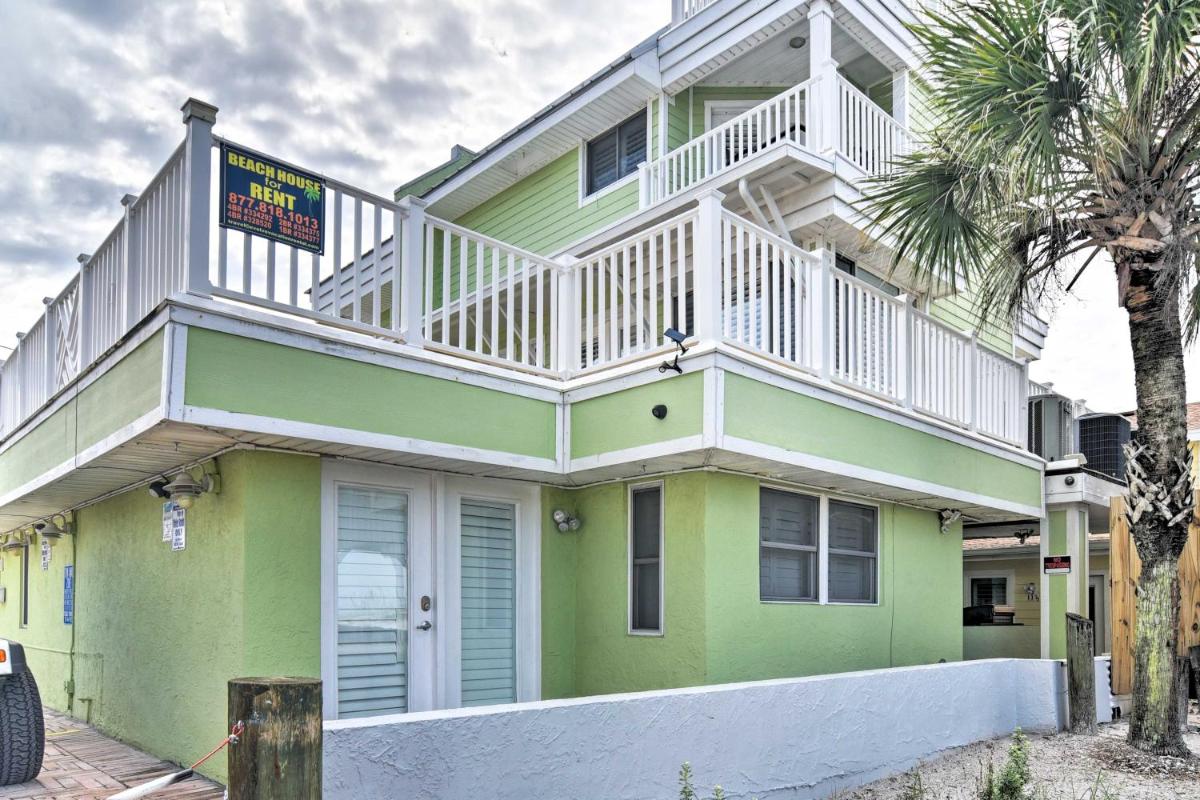 Driftwood Beach Cottage - Walk to Clearwater Bch - main image