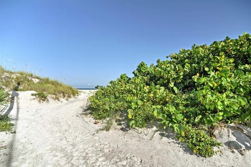 Sea Turtle Suite Condo with Clearwater Beach Views - image 2