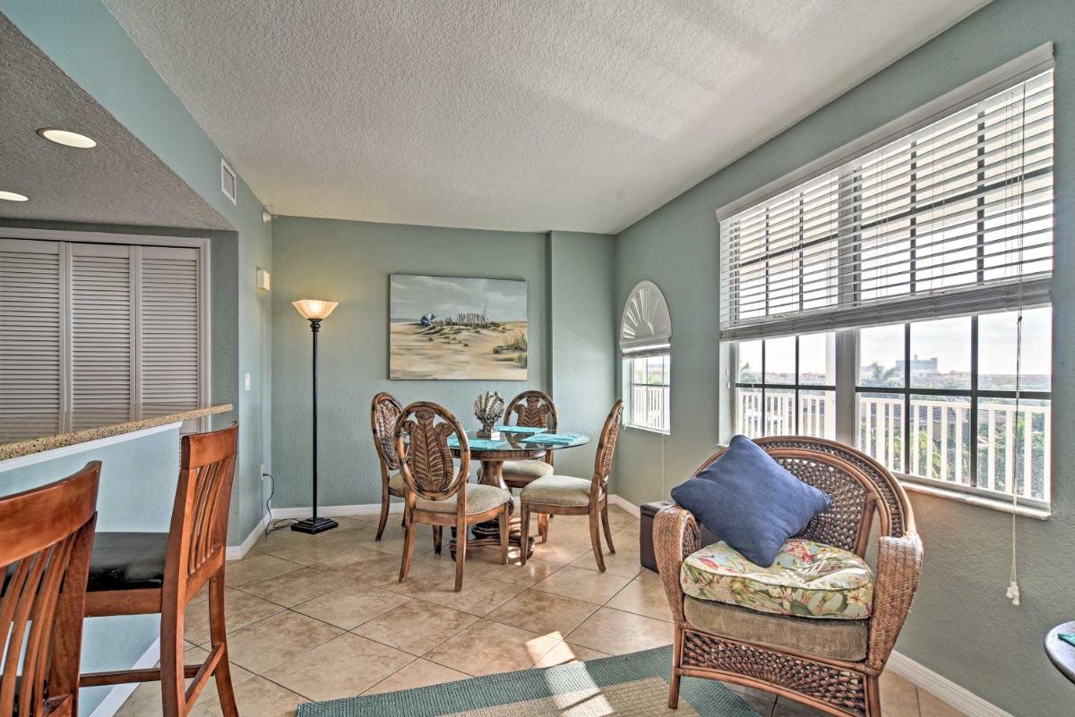 Coastal Condo with Pool Walk to Clearwater Beach! - image 7