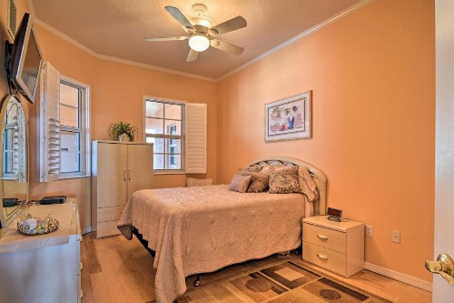 8th-Floor Penthouse Walk to Clearwater Beach - image 15