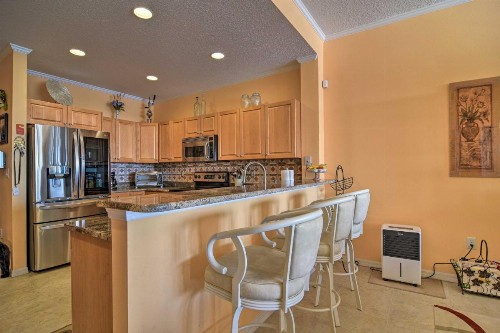 8th-Floor Penthouse Walk to Clearwater Beach - image 7