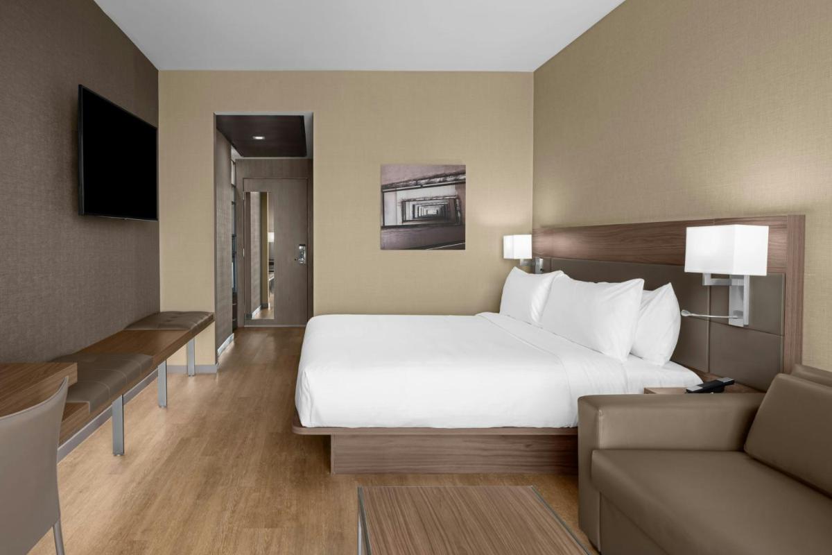 AC Hotel by Marriott Clearwater Beach - image 7