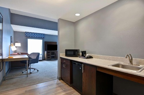 Hampton Inn & Suites Clearwater/St. Petersburg-Ulmerton Road - image 11