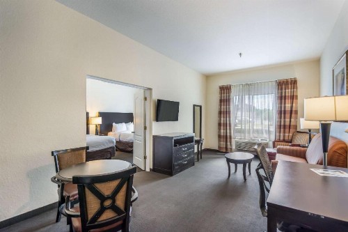 Clarion Inn & Suites Central Clearwater Beach - image 48