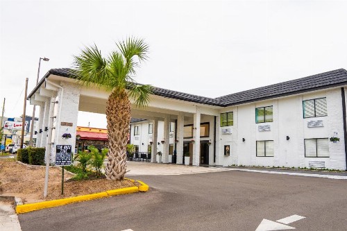 Magnuson Hotel Clearwater Central - image 14