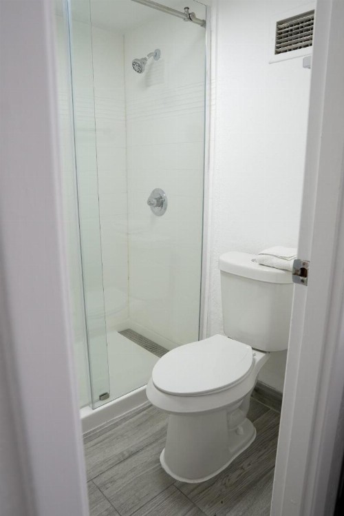 Magnuson Hotel Clearwater Central - image 18