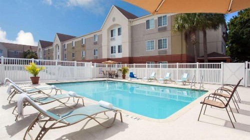 Sonesta Simply Suites Clearwater - image 17