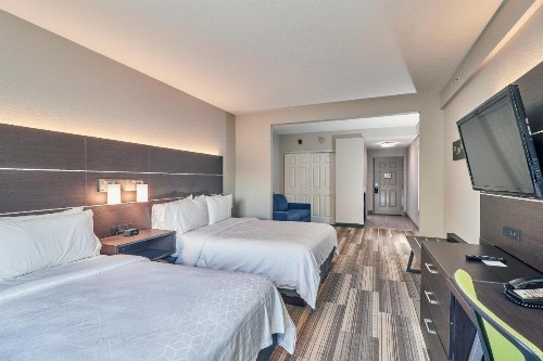 Holiday Inn Express Hotel & Suites Clearwater US 19 North - image 20