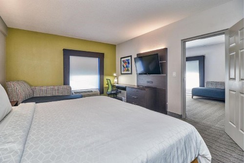 Holiday Inn Express Hotel & Suites Clearwater US 19 North - image 33