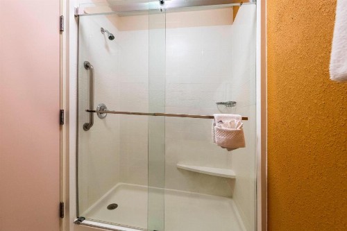 Fairfield Inn and Suites St Petersburg Clearwater - image 10