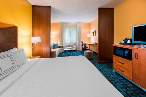 Fairfield Inn and Suites St Petersburg Clearwater - image 11